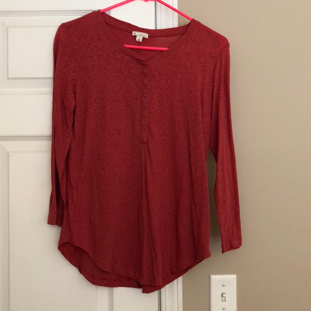 Rust colored tee